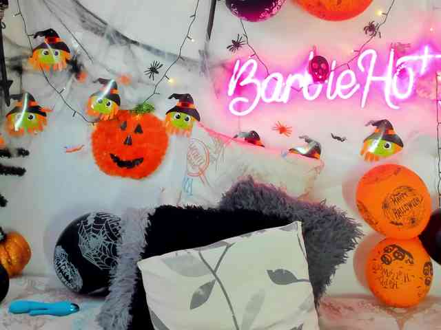BarbieHotLaura webcam