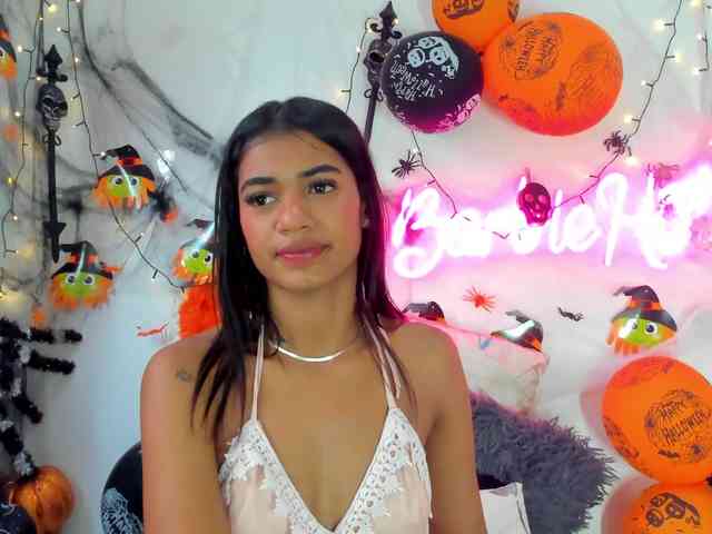 BarbieHotLaura webcam