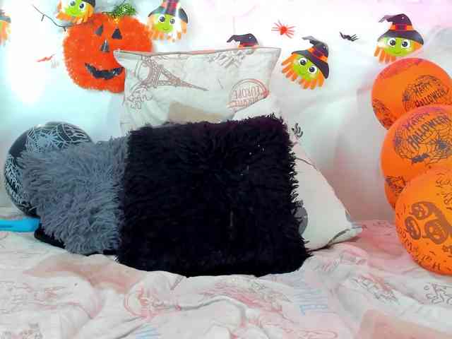 BarbieHotLaura webcam