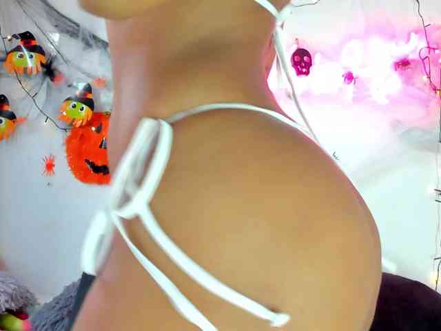 BarbieHotLaura webcam