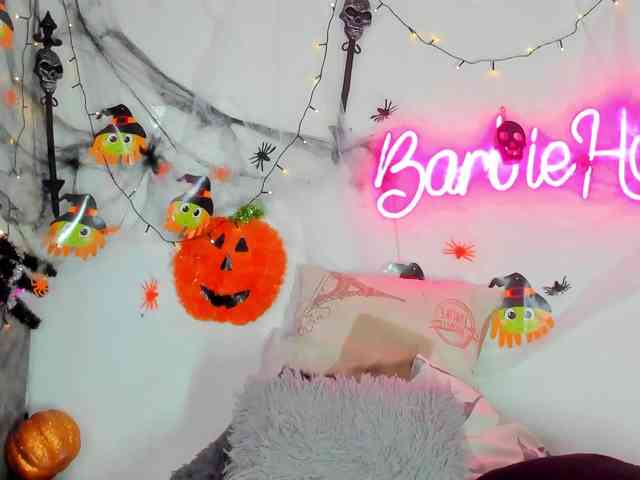 BarbieHotLaura webcam