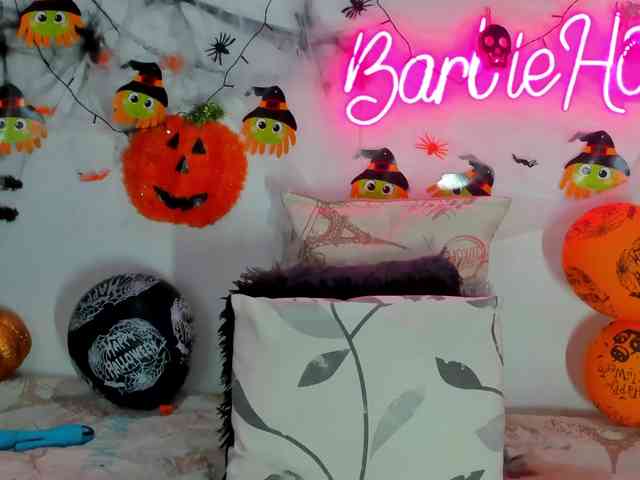 BarbieHotLaura webcam