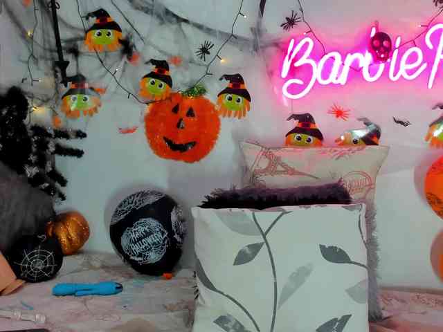 BarbieHotLaura webcam
