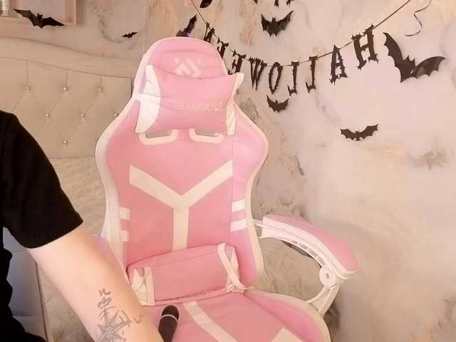 Entrez le videochat erotique avec le
modèle Kristallik-1 Kristallik-1