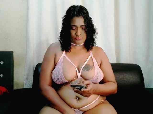 IndianFireBallXXx webcam