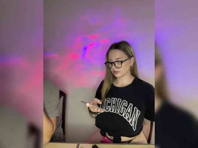 Cris_Mi webcam