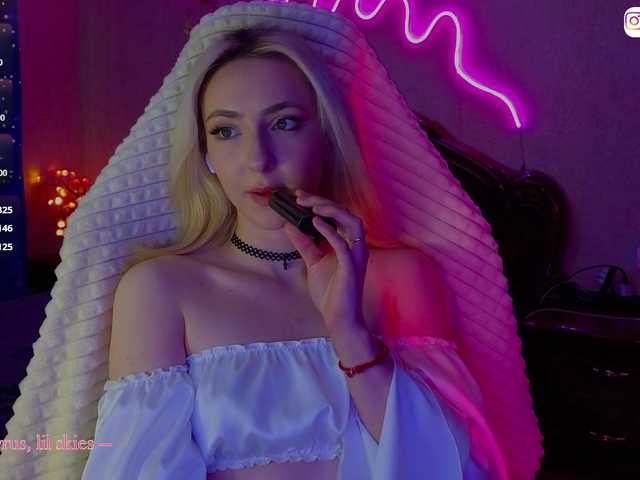 LollyGirlMoon