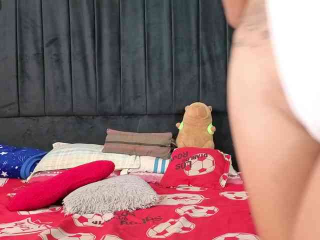 megan-stathan webcam