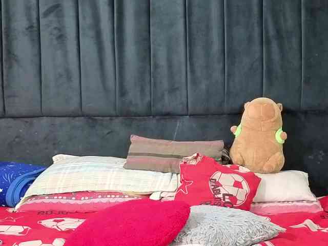 megan-stathan webcam