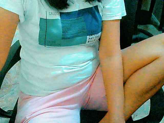 Yummyflirttits69 webcam