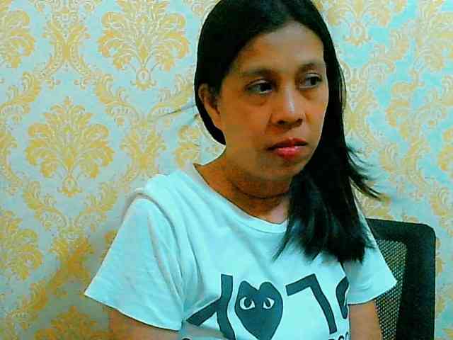 Yummyflirttits69 webcam