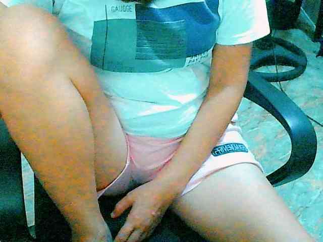 Yummyflirttits69 webcam