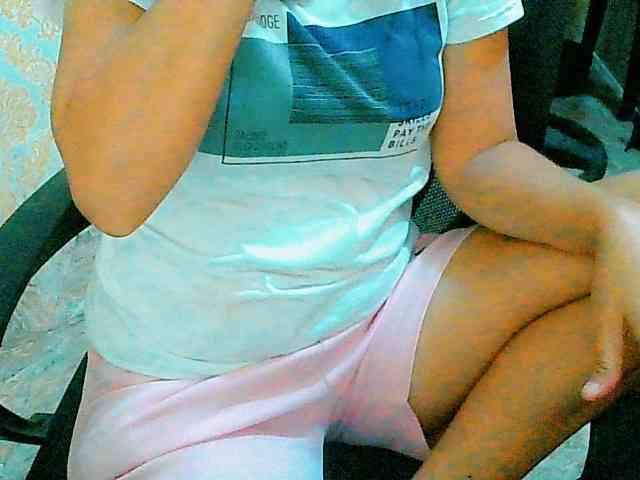 Yummyflirttits69 webcam