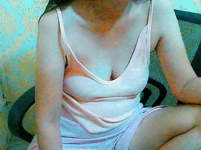 Yummyflirttits69 webcam