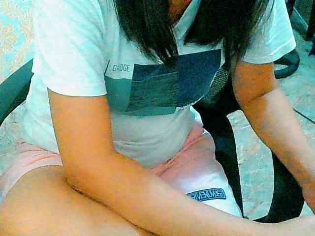 Yummyflirttits69 webcam
