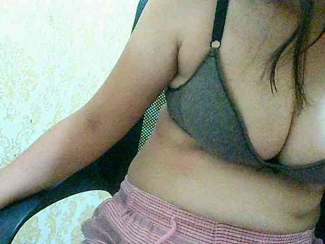 Yummyflirttits69 webcam