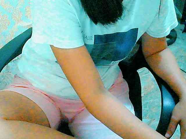 Yummyflirttits69 webcam