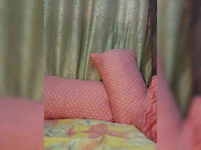 Petite-mpenzi webcam