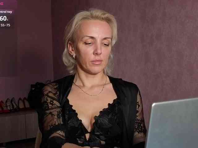 FemdomLedyMaria webcam