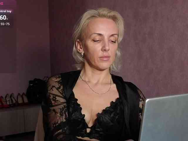 FemdomLedyMaria webcam