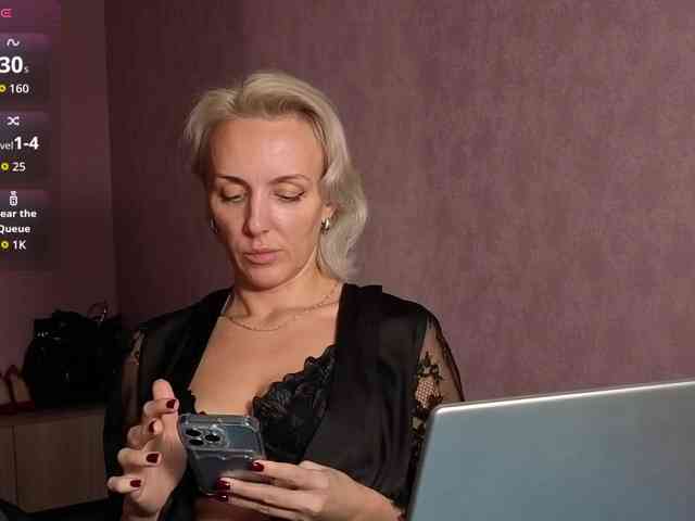 FemdomLedyMaria webcam