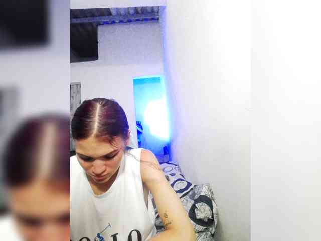 AmbarAnthonellaMarquez webcam
