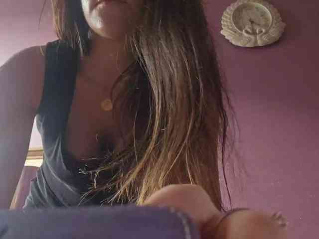 AlejandraDelane webcam