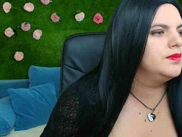 HugeTittiess webcam