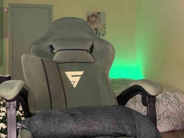 Naughty-Mari webcam