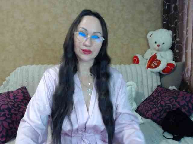 MilfBrunet webcam