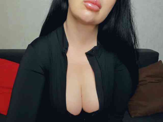 Wow-lady webcam