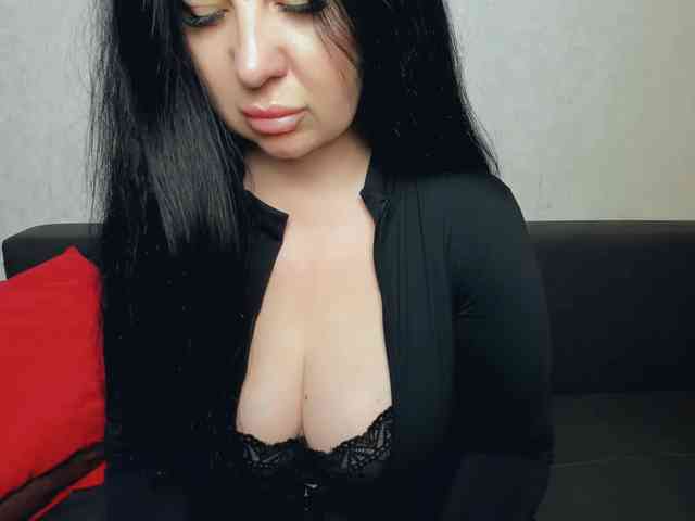 Wow-lady webcam