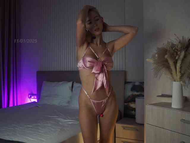 Lovely-Olivia webcam