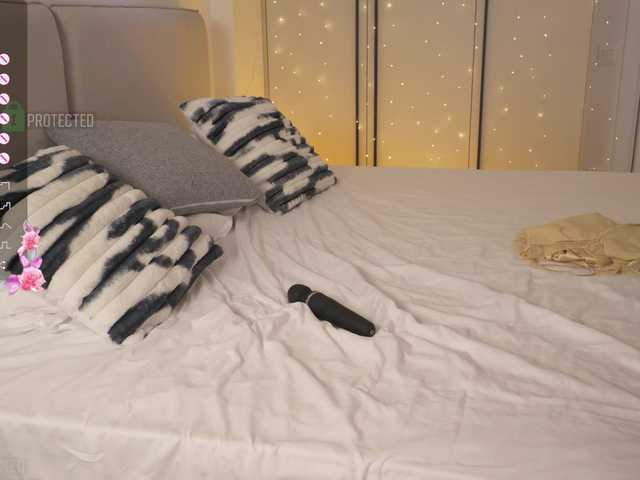 Entrez le videochat erotique avec le
modèle coffee-latte coffee-latte