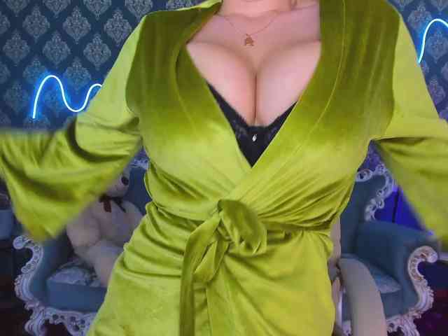 LuckyRita webcam