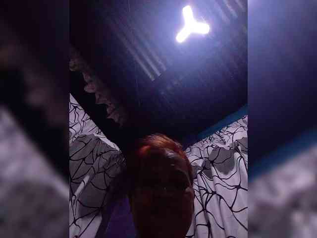 VelvetRose1 webcam