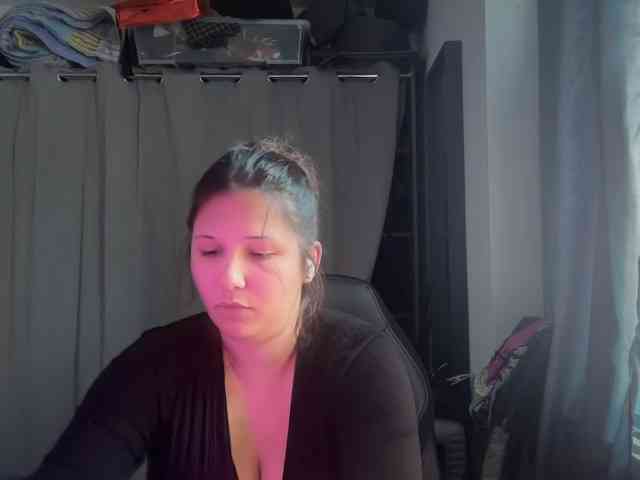 Minettesexy24 webcam