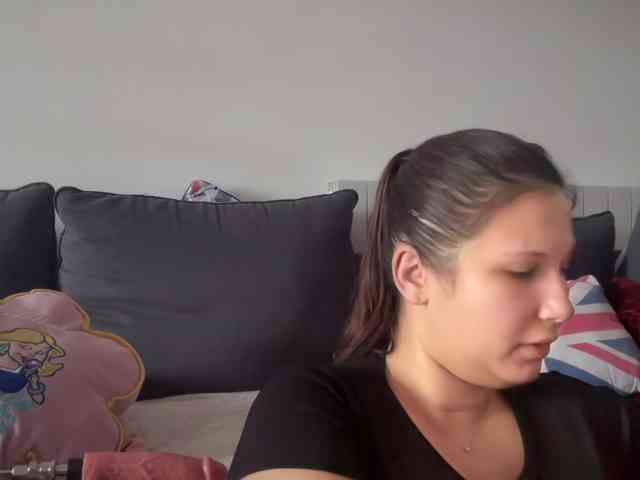 Minettesexy24 webcam