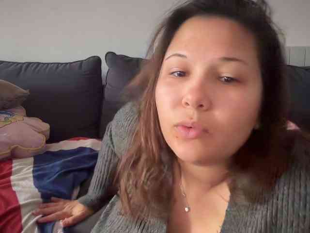Minettesexy24 webcam