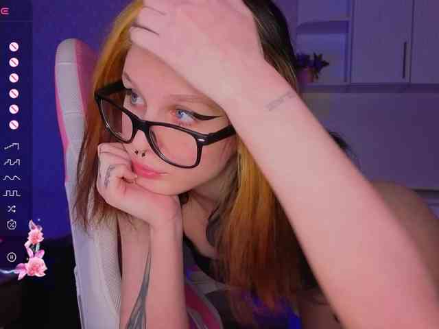 KittiGirl webcam