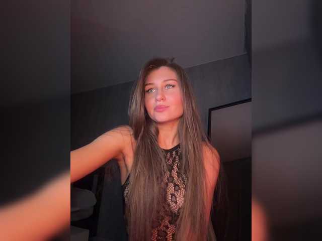 Entra en el chat con el modelo Horosha Horosha