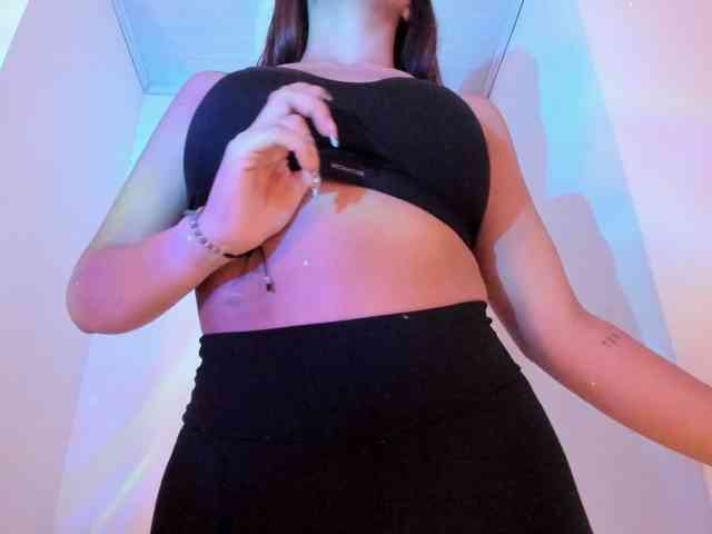 Nicole_Voshkie webcam