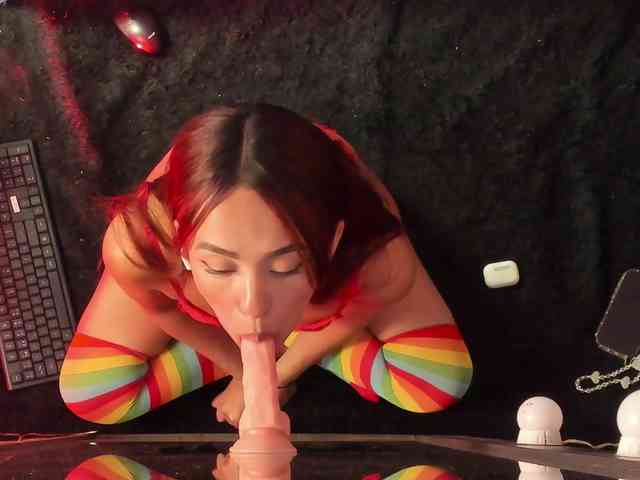 Nicole_Voshkie webcam