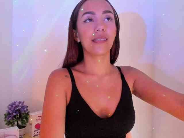 Nicole_Voshkie webcam