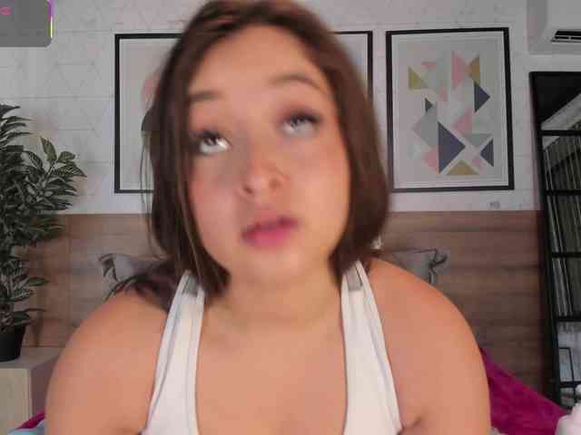 MiaKay webcam