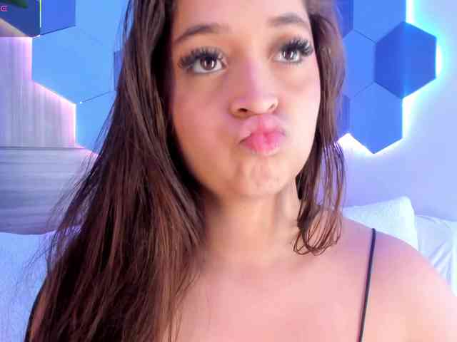MiaKay webcam