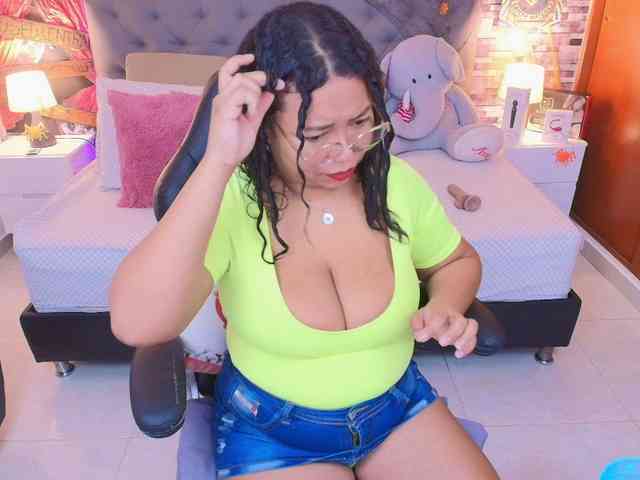 Italy-boobs webcam