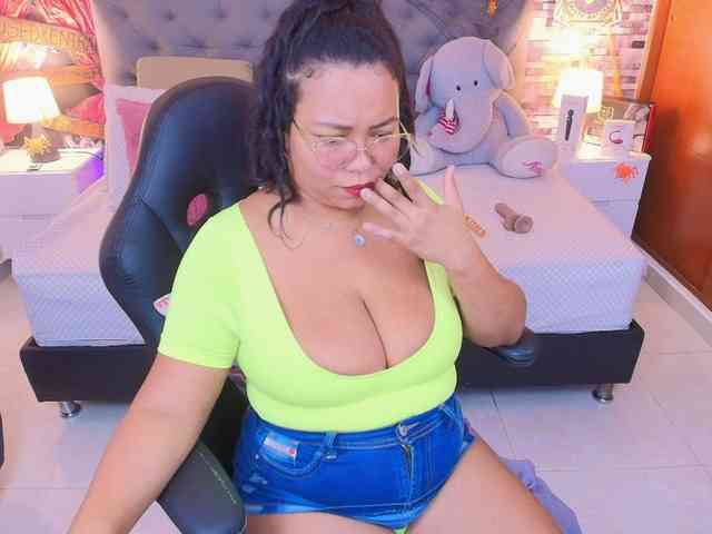 Italy-boobs webcam