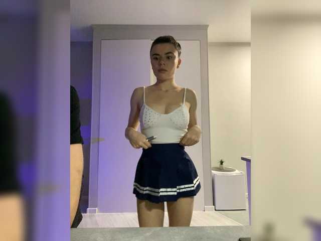 Accedi alla chat con il nickname Room_of_love Room_of_love