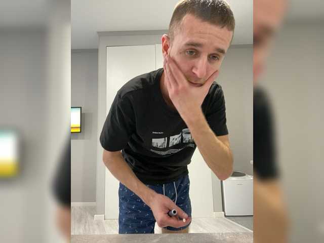 Entra en el chat con el modelo Room_of_love Room_of_love